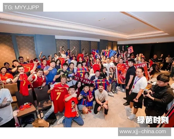 街头偶遇足球明星的精彩瞬间与球迷互动的温暖故事