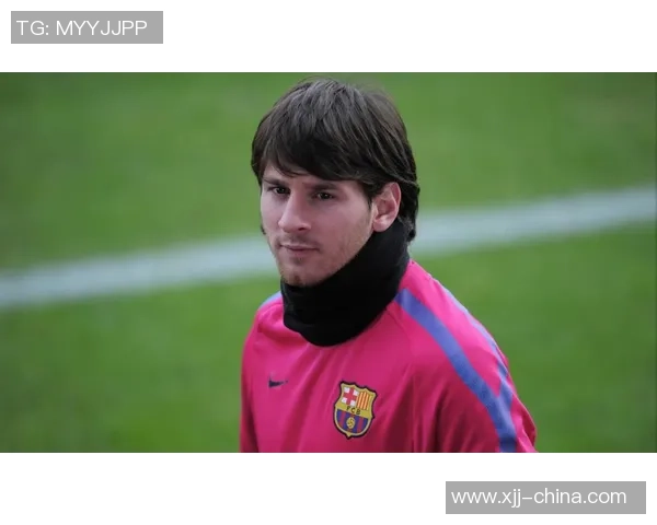 足球明星高清帅照大赏展现球场魅力与风采的完美瞬间